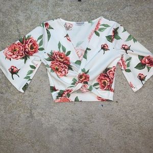 Fashion Nova Floral Crop Top M